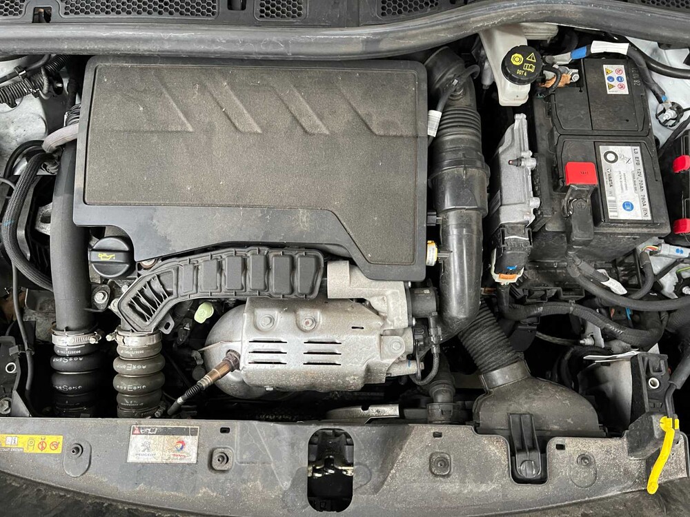 Peugeot 2008 1.2 PureTech Active 101pk 2022, N-304-TX