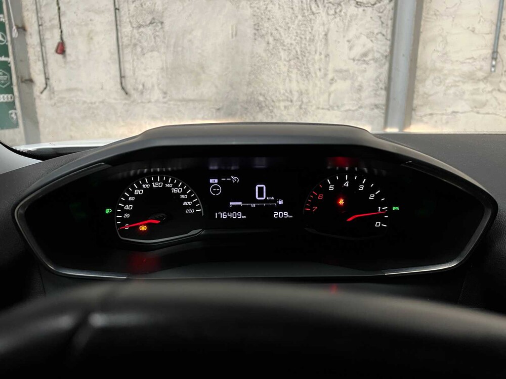 Peugeot 2008 1.2 PureTech Active 101pk 2022, N-304-TX