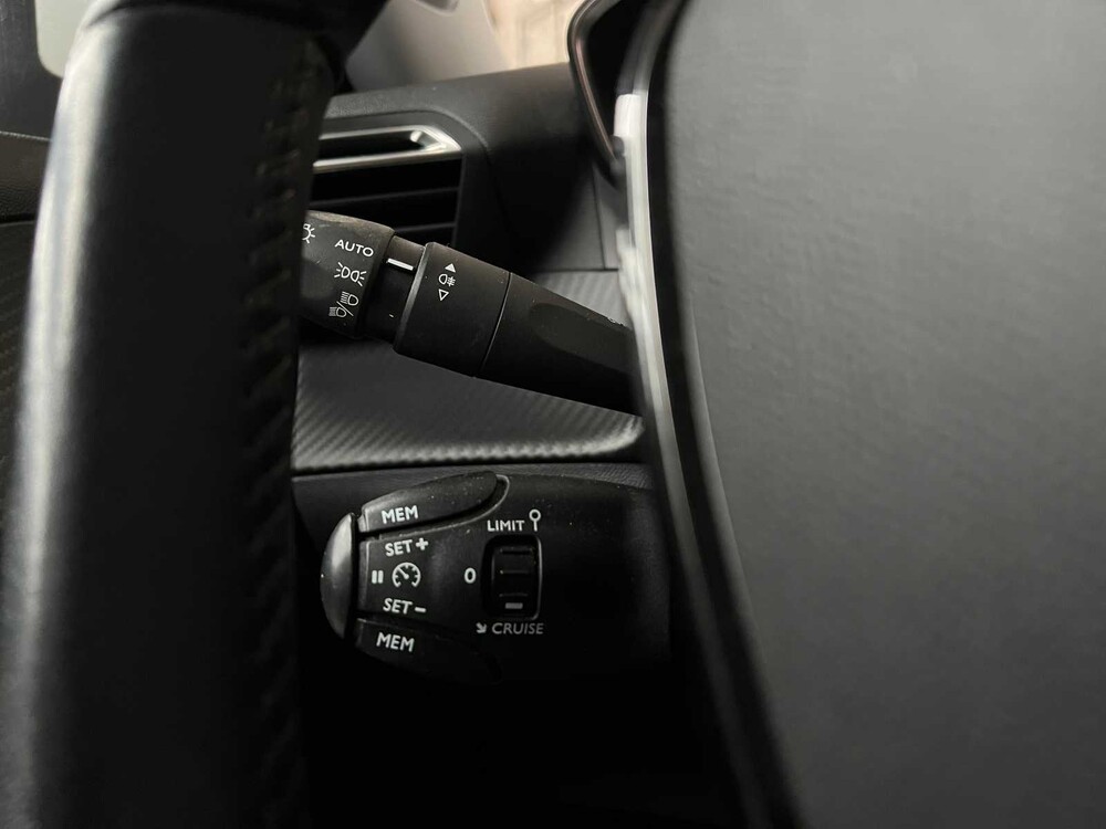 Peugeot 2008 1.2 PureTech Active 101pk 2022, N-304-TX