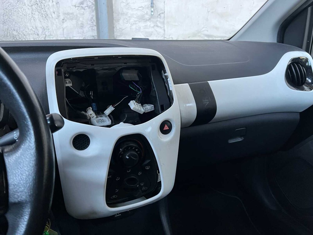 Citroen C1 1.0 VTi UrbanRide 72pk 2020, H-122-BX