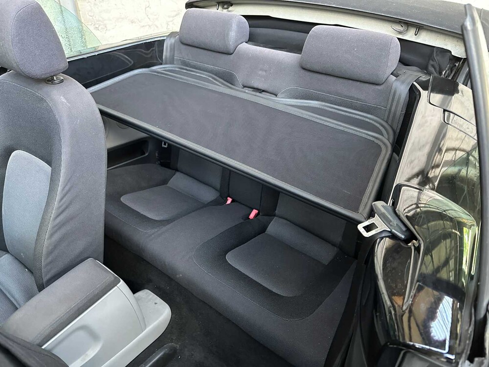 Volkswagen New Beetle Cabriolet 1.6 102pk 2003, 75-GNV-4