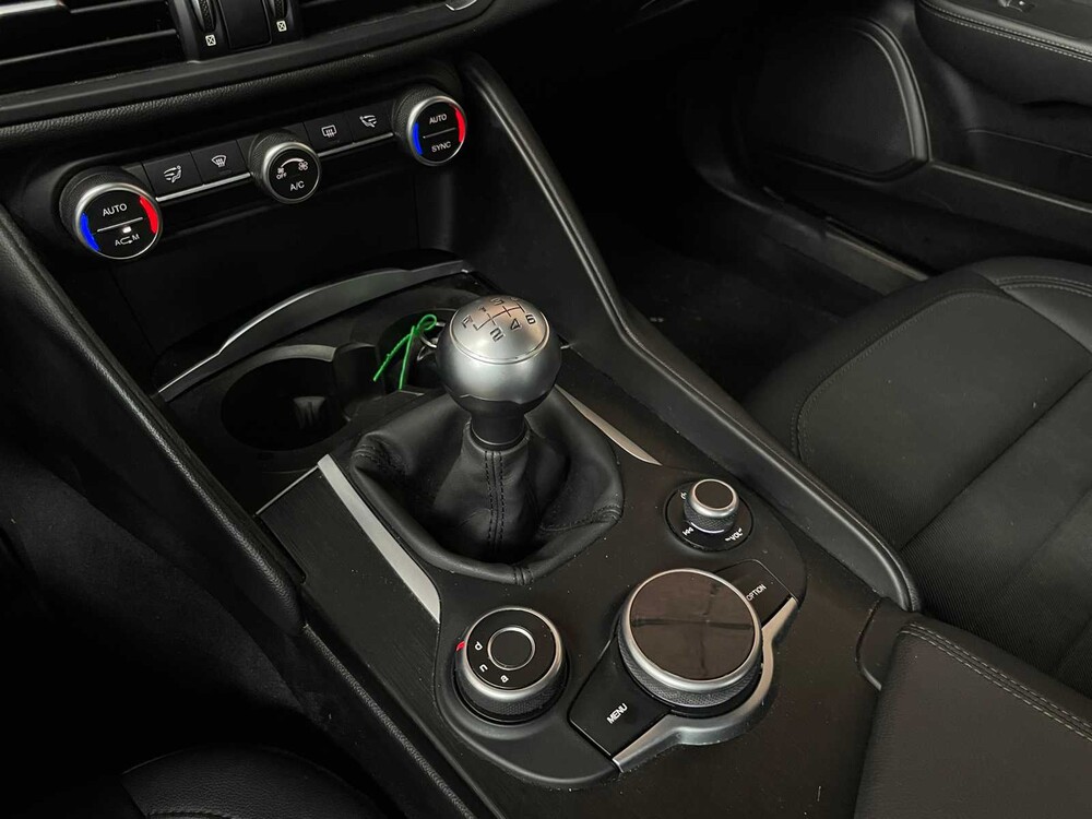 Alfa Romeo Giulia 2.2 Super 150pk 2018 (Origineel-NL), RN-969-G