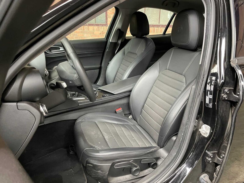 Alfa Romeo Giulia 2.2 Super 150pk 2018 (Origineel-NL), RN-969-G