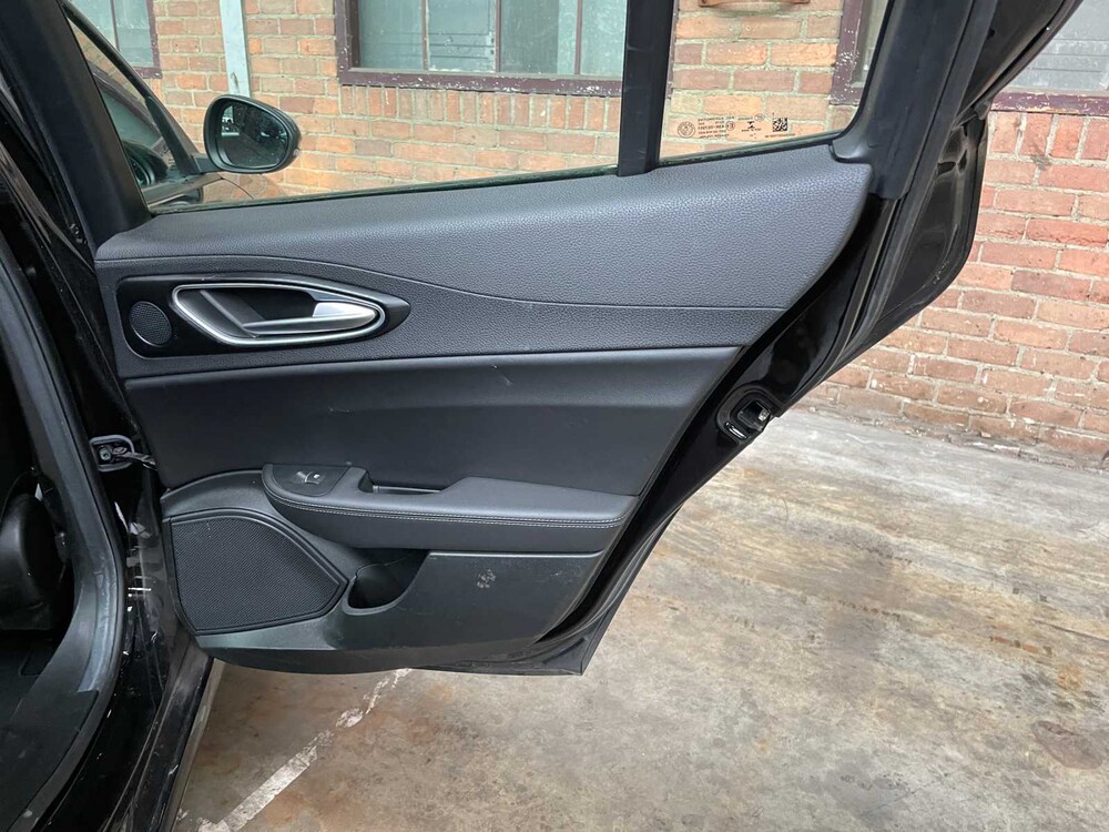 Alfa Romeo Giulia 2.2 Super 150pk 2018 (Origineel-NL), RN-969-G