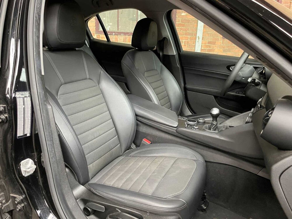 Alfa Romeo Giulia 2.2 Super 150pk 2018 (Origineel-NL), RN-969-G