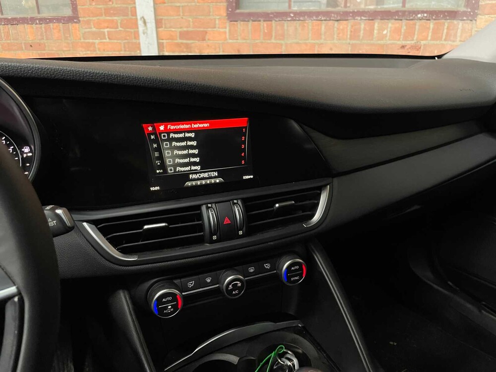 Alfa Romeo Giulia 2.2 Super 150pk 2018 (Origineel-NL), RN-969-G