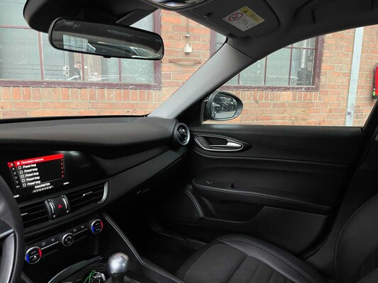 Alfa Romeo Giulia 2.2 Super 150pk 2018 (Origineel-NL), RN-969-G