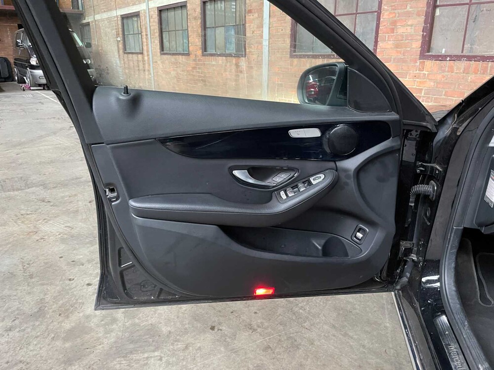 Mercedes-Benz C300 de Advantage Pack 194pk 2019 C-klasse Estate, T-986-TB