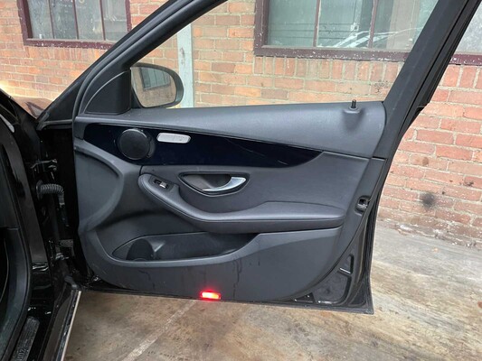 Mercedes-Benz C300 de Advantage Pack 194pk 2019 C-klasse Estate, T-986-TB