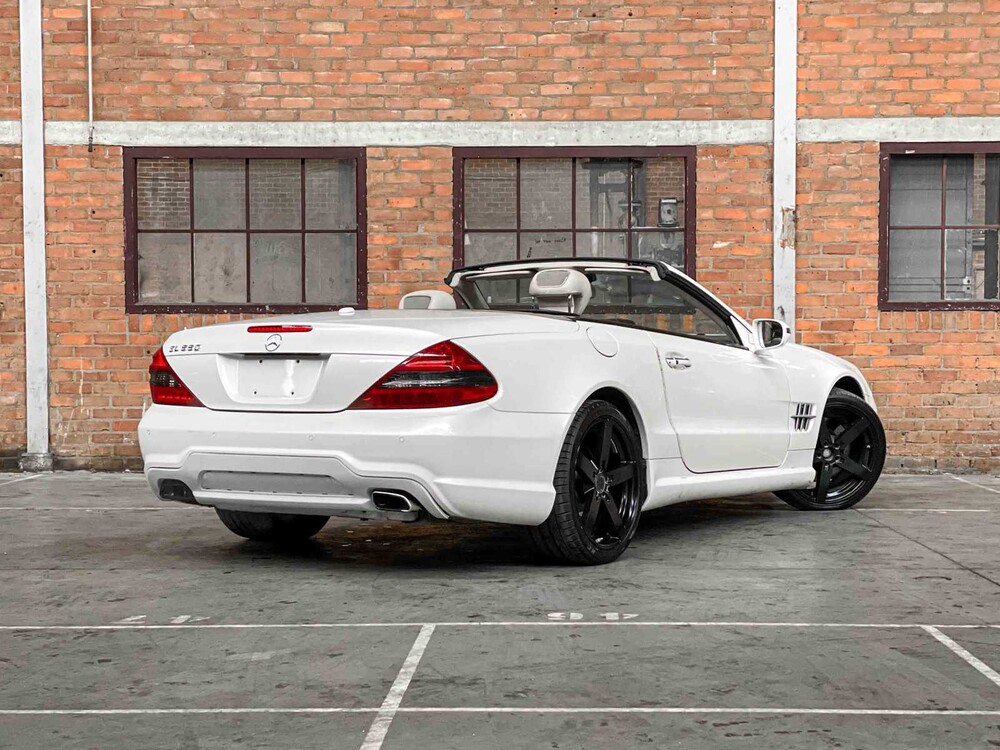 Mercedes-Benz SL550 AMG 5.5 V8 R230 382pk 2011