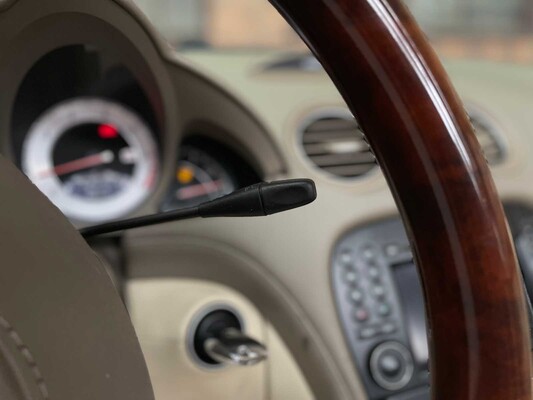 Mercedes-Benz SL550 AMG 5.5 V8 R230 382pk 2011