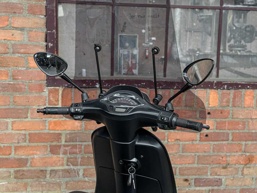 Vespa Sprint 4T 49cc 2014, F-906-ZB Scooter