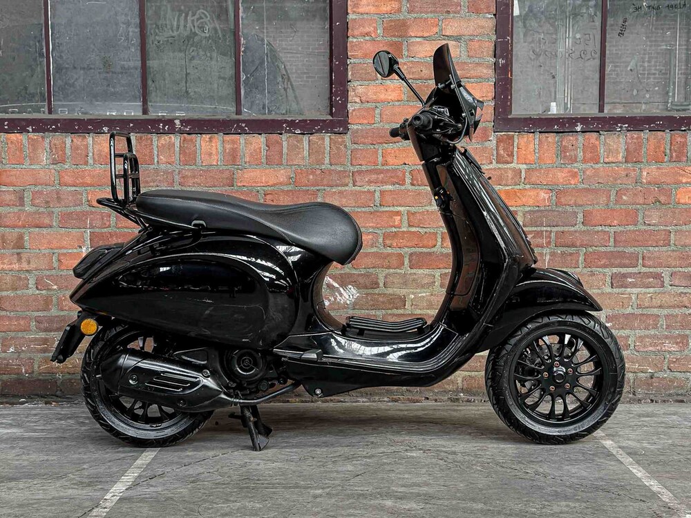 Vespa Sprint 4T 49cc 2017, DNH-13-B Scooter