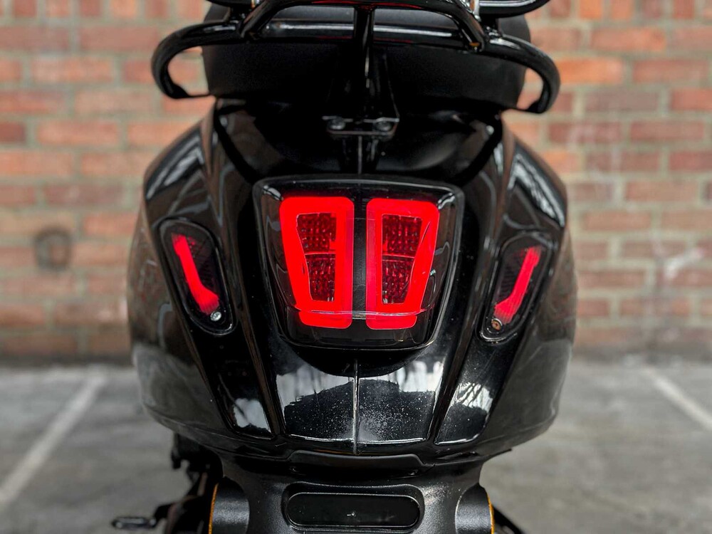 Vespa Sprint 4T 49cc 2017, DNH-13-B Scooter