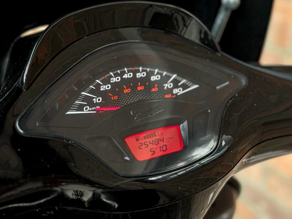 Vespa Sprint 4T 49cc 2017, DNH-13-B Scooter