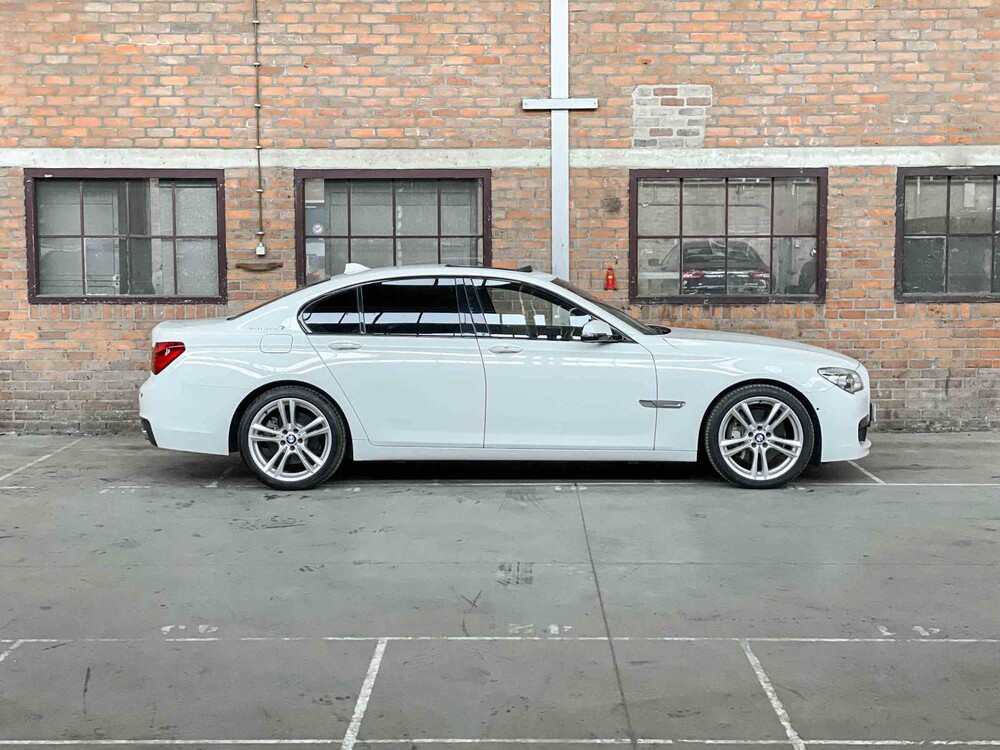 BMW ActiveHybrid7 M-Sport 3.0 L6 354pk 2014 7-serie