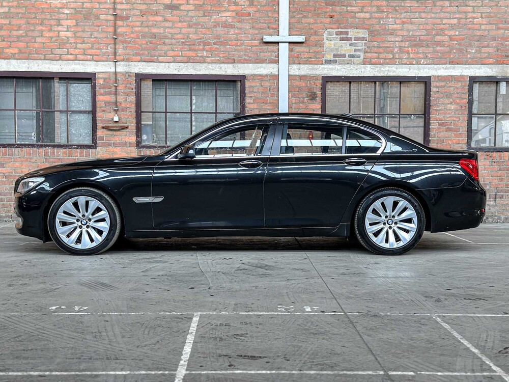 BMW ActiveHybrid7 F04 4.4 V8 465pk 2011