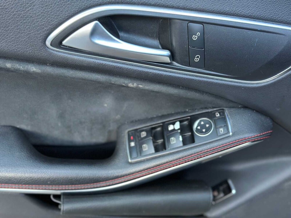 Mercedes-Benz CLA180 Prestige Comfort 122pk 2015 CLA-klasse, T-229-LT