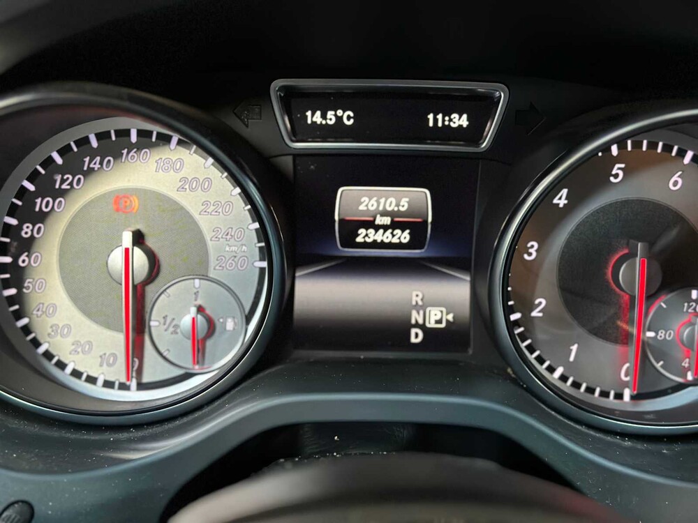 Mercedes-Benz CLA180 Prestige Comfort 122pk 2015 CLA-klasse, T-229-LT