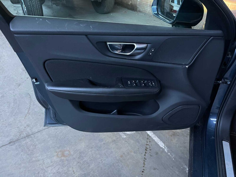 Volvo V60 2.0 B4 R-Design 197pk 2021, T-835-RK