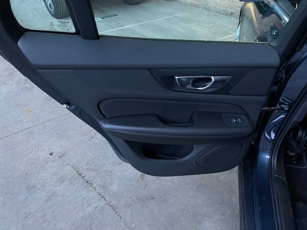 Volvo V60 2.0 B4 R-Design 197pk 2021, T-835-RK