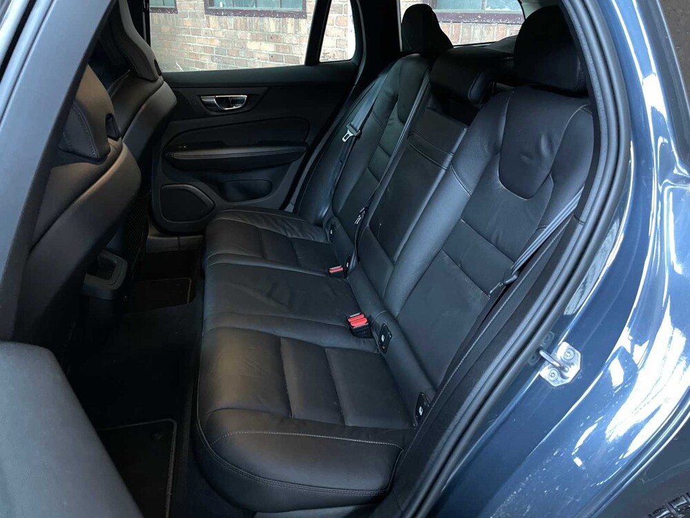 Volvo V60 2.0 B4 R-Design 197pk 2021, T-835-RK