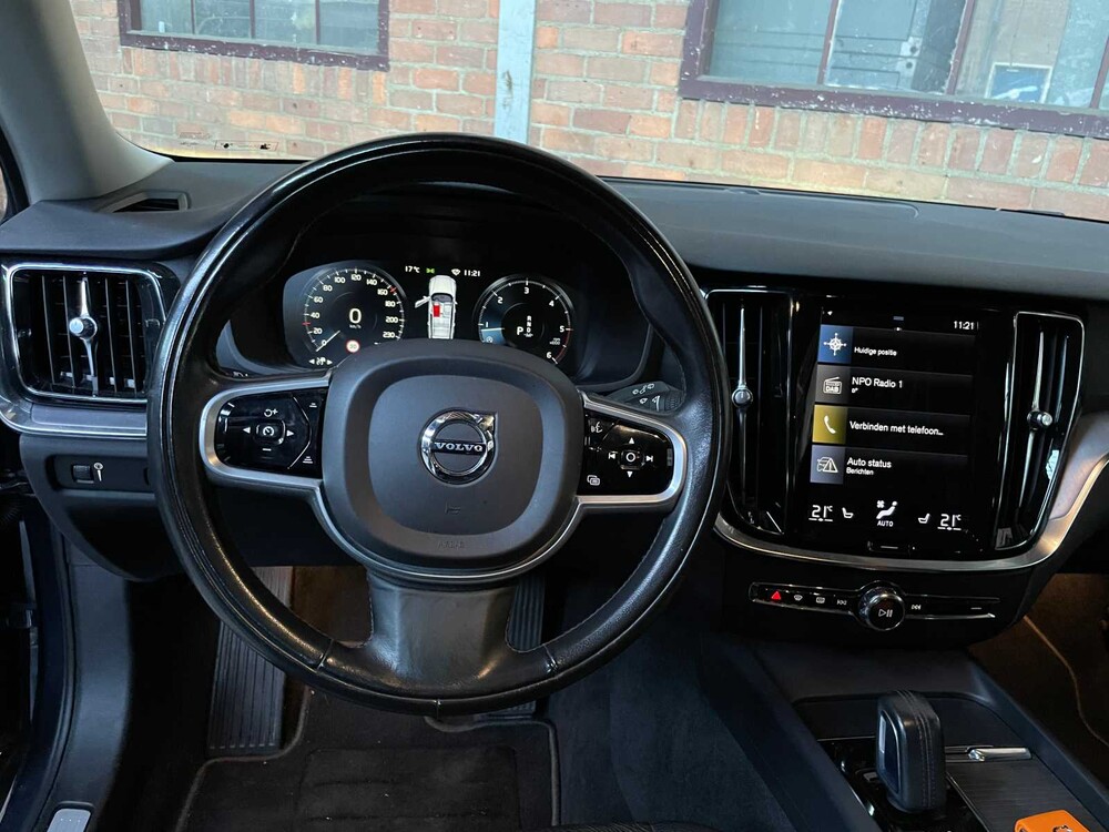 Volvo V60 2.0 B4 R-Design 197pk 2021, T-835-RK