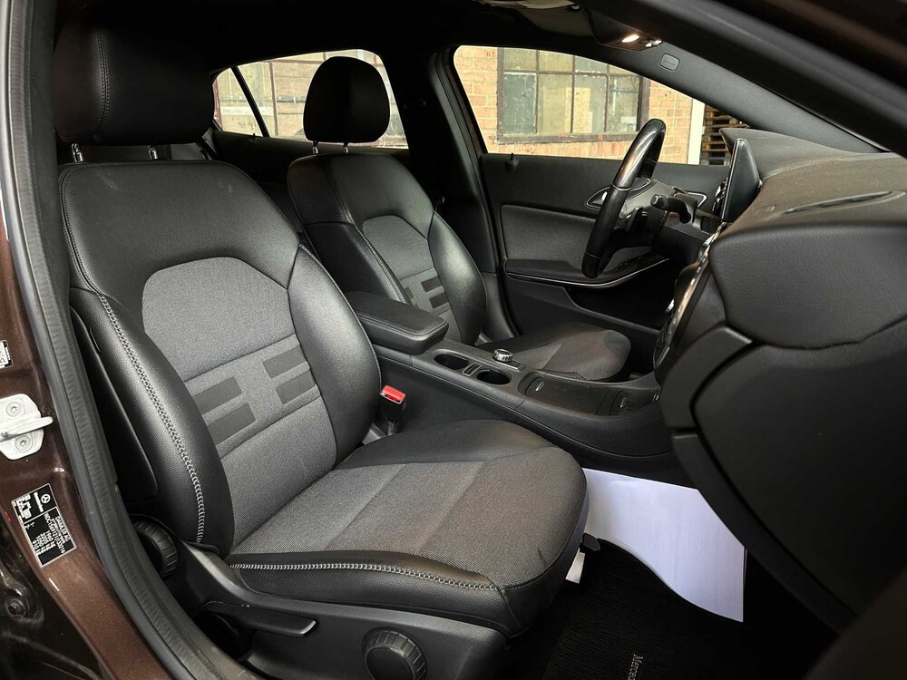 Mercedes-Benz GLA180 CDI Lease Edition 109pk 2015 GLA-klasse, GF-098-D