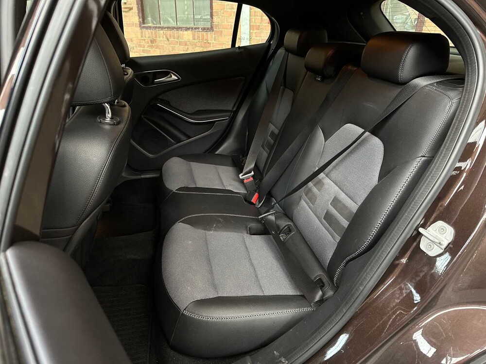 Mercedes-Benz GLA180 CDI Lease Edition 109pk 2015 GLA-klasse, GF-098-D