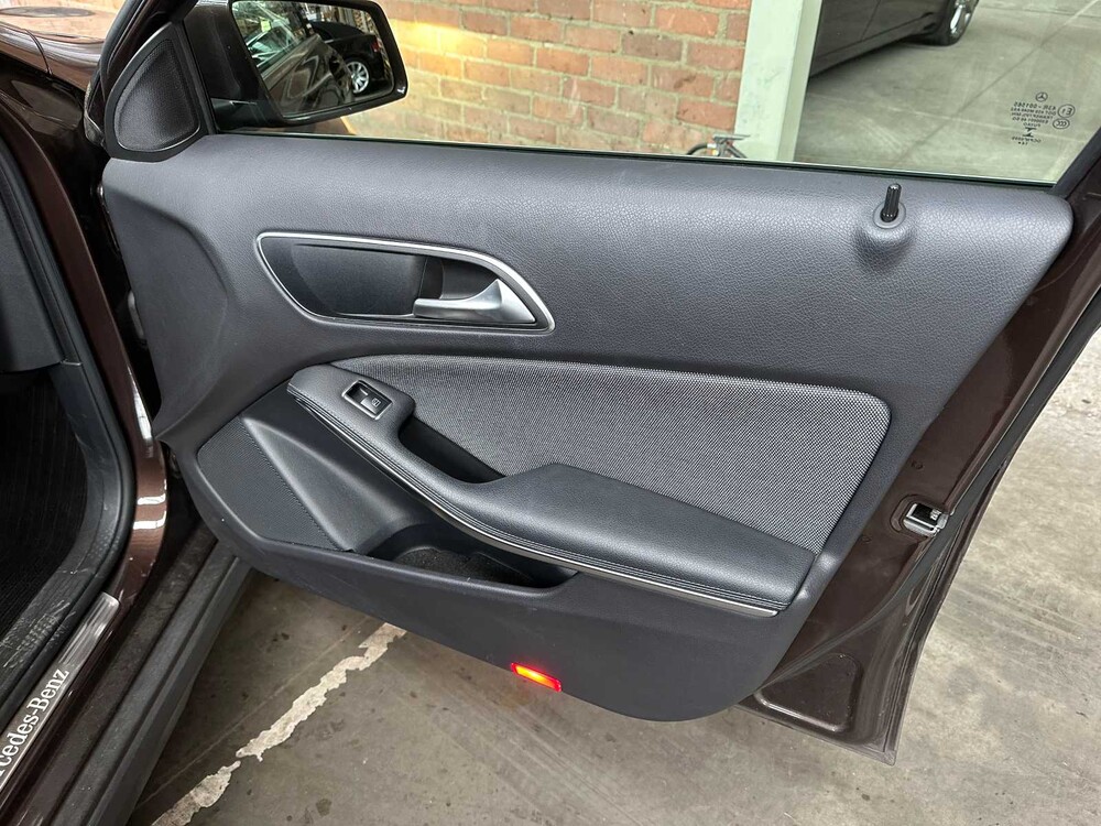 Mercedes-Benz GLA180 CDI Lease Edition 109pk 2015 GLA-klasse, GF-098-D