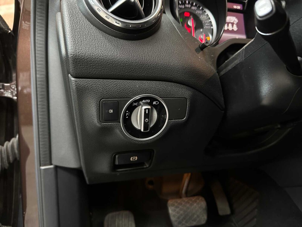 Mercedes-Benz GLA180 CDI Lease Edition 109pk 2015 GLA-klasse, GF-098-D