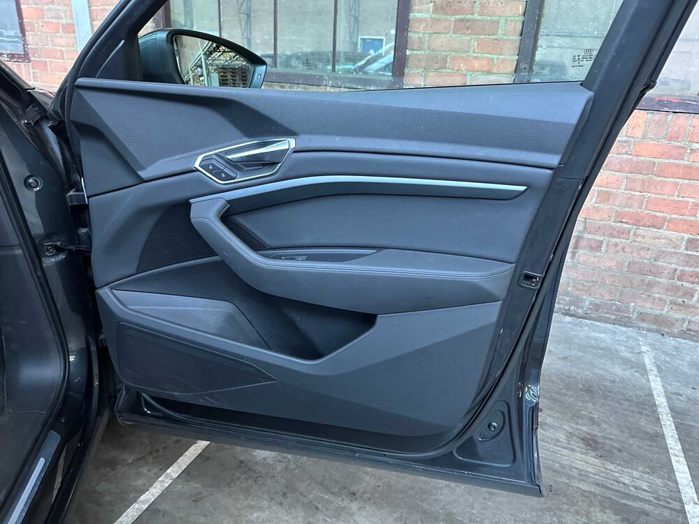 Audi e-tron 50 Quattro Launch Edition Plus 71 kWh 313pk 2019 (Origineel-NL), H-889-DB