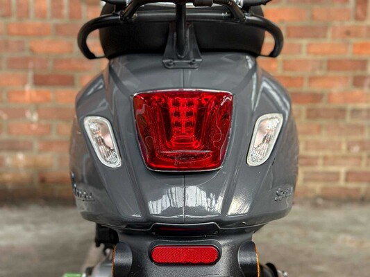 Vespa Sprint 4T 49cc 2014, F-768-VR Scooter