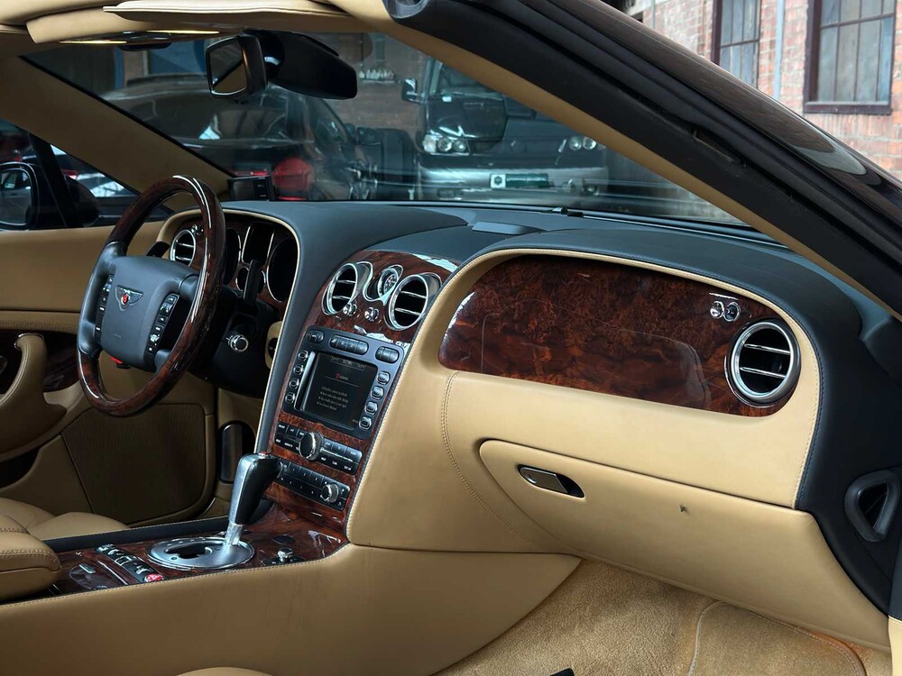 Bentley Continental GTC 6.0 W12 560pk 2007 Youngtimer