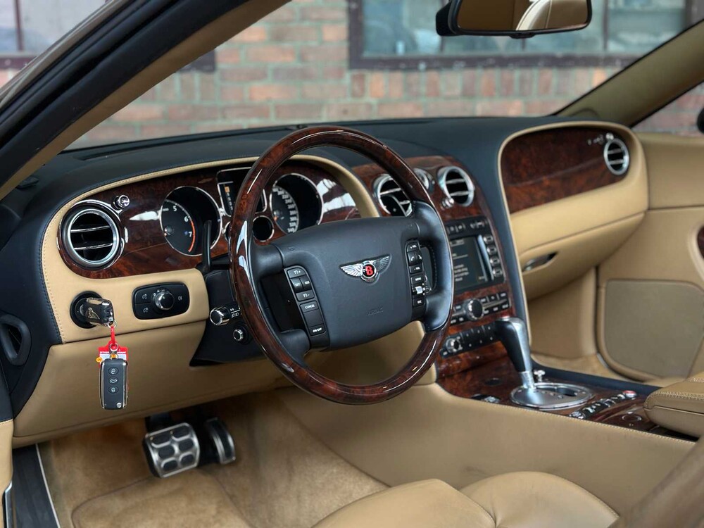 Bentley Continental GTC 6.0 W12 560pk 2007 Youngtimer