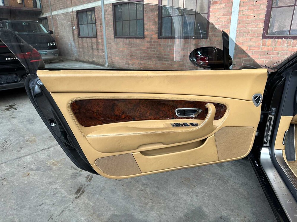Bentley Continental GTC 6.0 W12 560pk 2007 Youngtimer