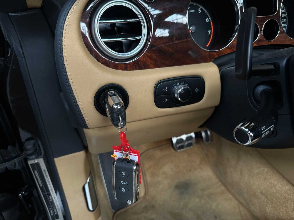 Bentley Continental GTC 6.0 W12 560pk 2007 Youngtimer