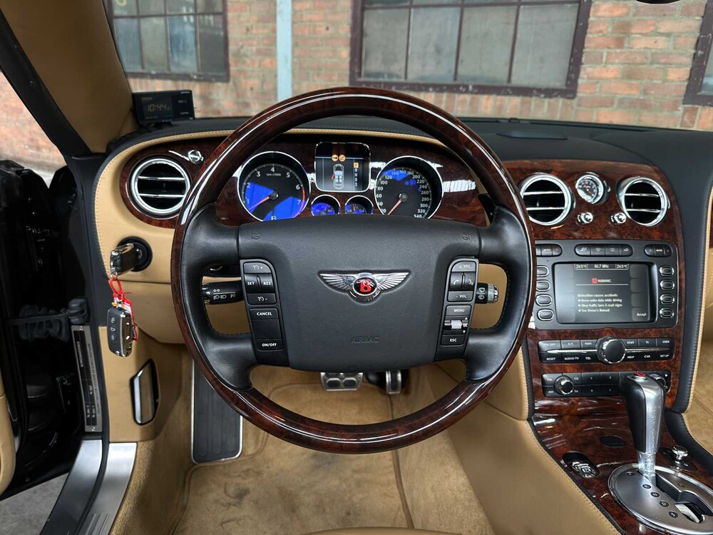 Bentley Continental GTC 6.0 W12 560pk 2007 Youngtimer