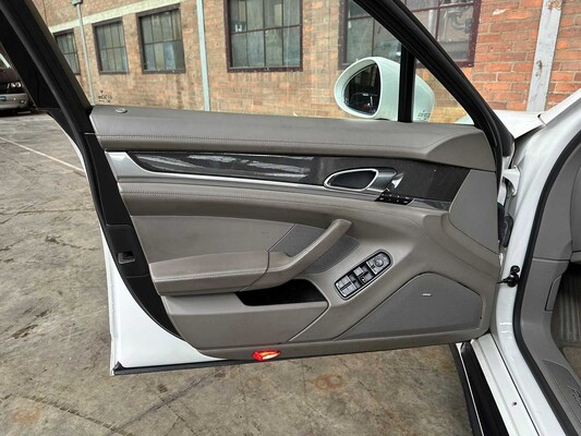 Porsche Panamera 4S 4.8 V8 400hp 2009 Youngtimer