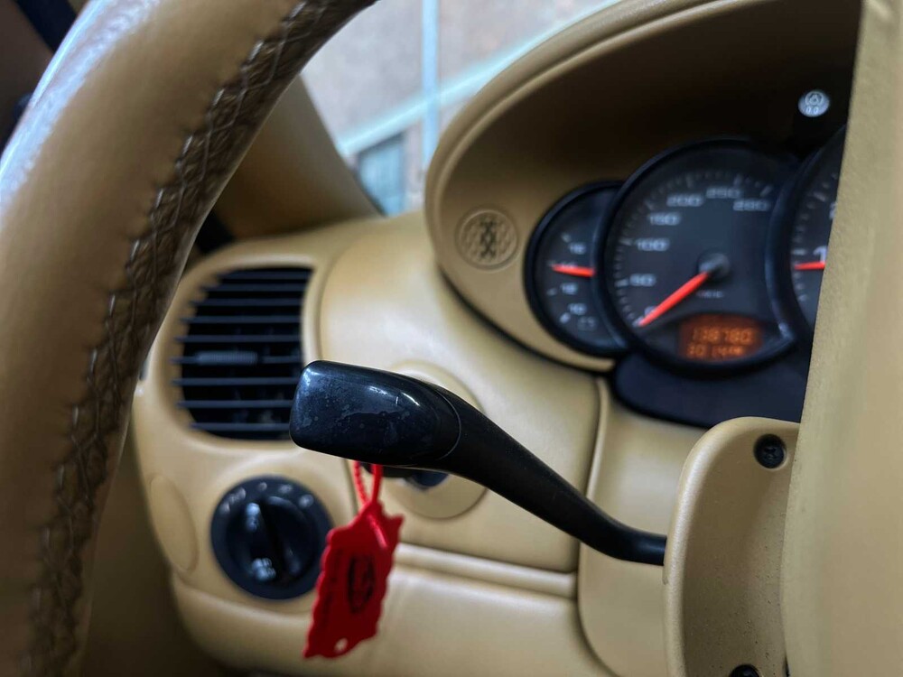 Porsche 911 Carrera 4 996 Cabriolet 3.4 300pk 2001 Youngtimer