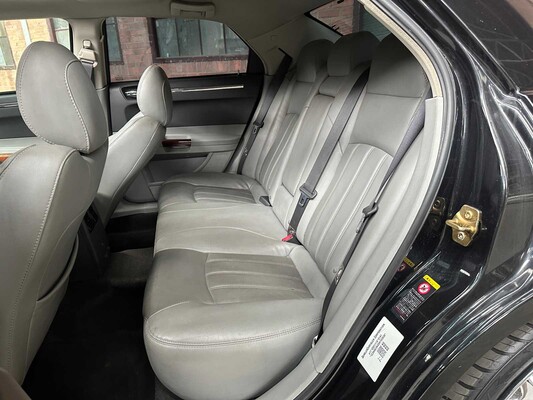Chrysler 300C HEMI 5.7 V8 340PS 2006 Youngtimer