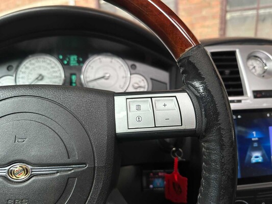 Chrysler 300C HEMI 5.7 V8 340PS 2006 Youngtimer