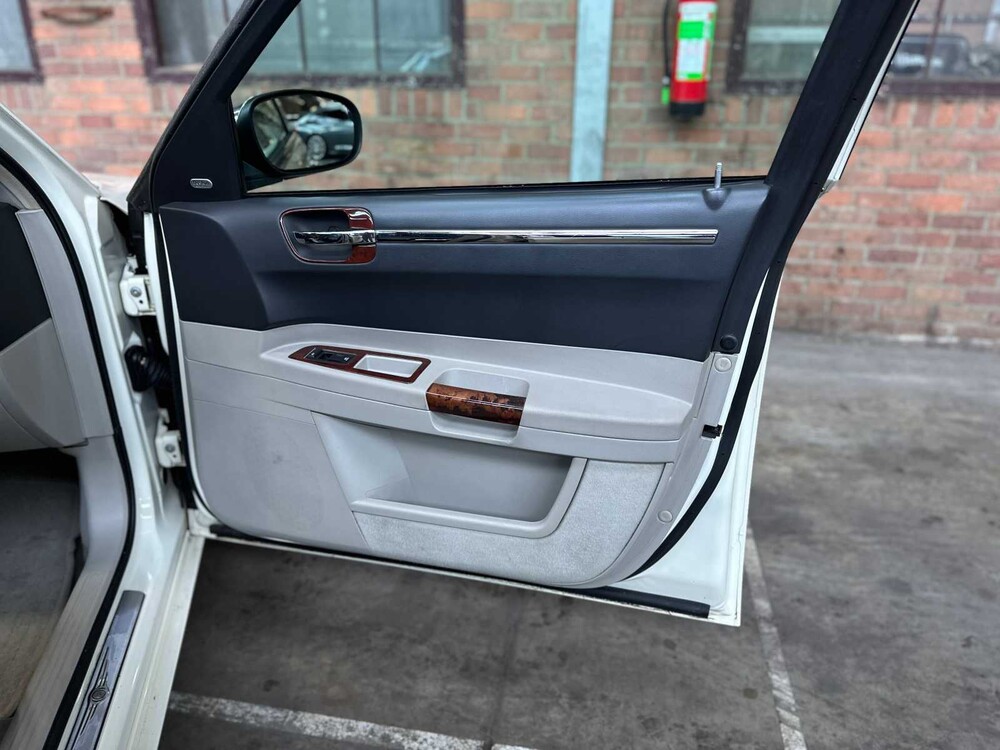 Chrysler 300C HEMI 5.7 V8 340pk 2006 Youngtimer