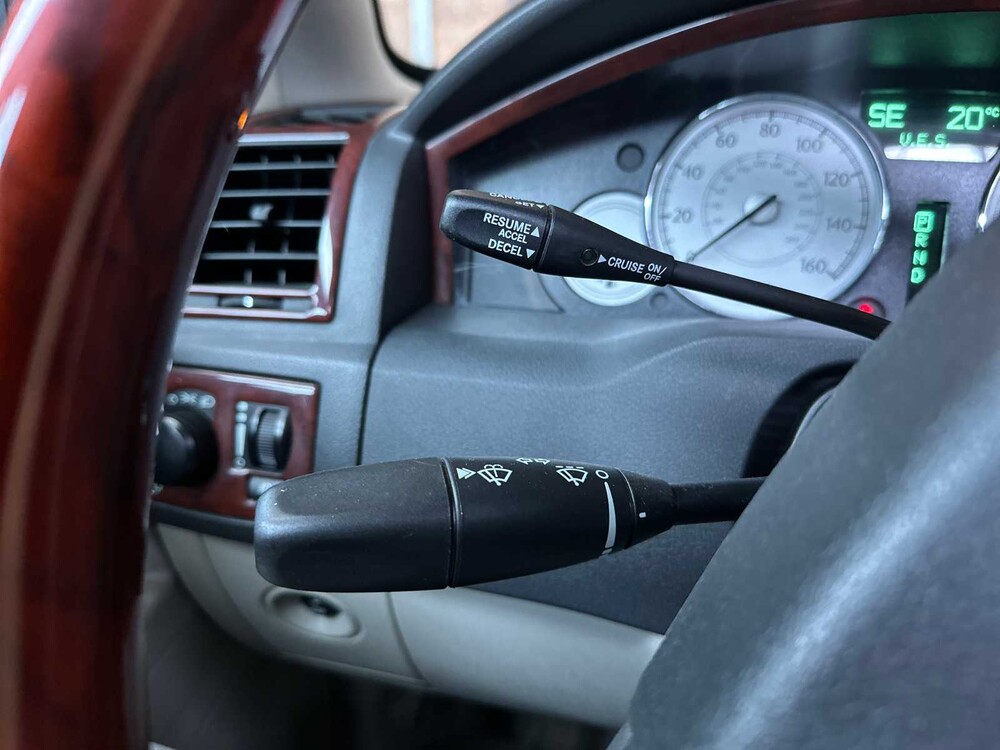 Chrysler 300C HEMI 5.7 V8 340pk 2006 Youngtimer