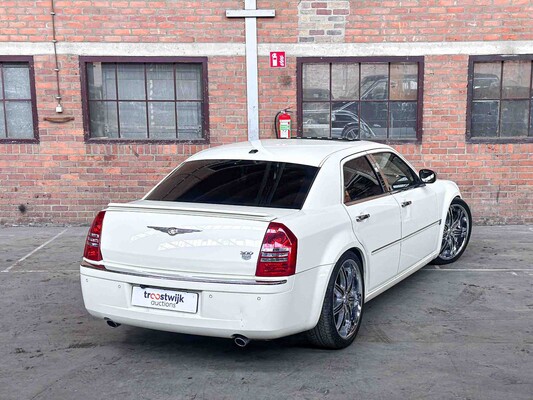 Chrysler 300C HEMI 5.7 V8 340PS 2006 Youngtimer