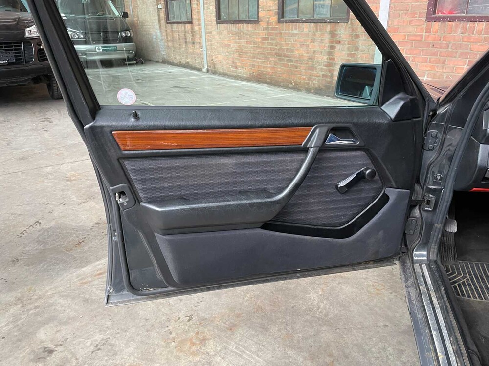 Mercedes-Benz 200 E 200-500 (W124) 136pk 1993, Z-803-BX