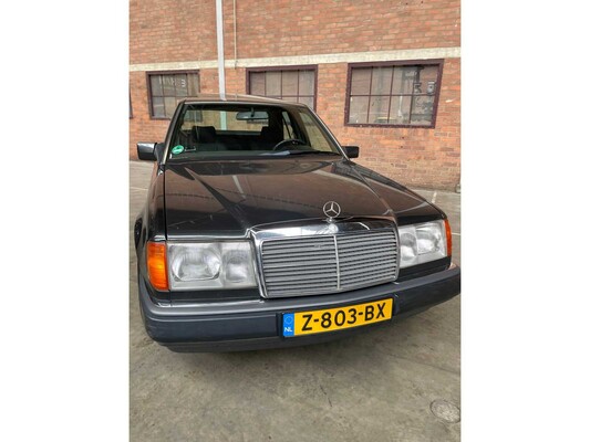 Mercedes-Benz 200 E 200-500 (W124) 136PS 1993, Z-803-BX
