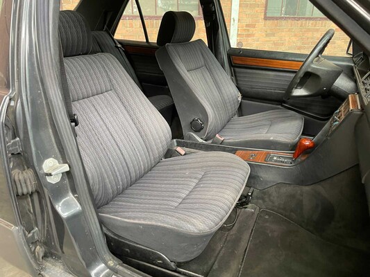 Mercedes-Benz 200 E 200-500 (W124) 136PS 1993, Z-803-BX
