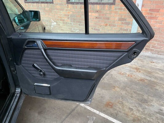 Mercedes-Benz 200 E 200-500 (W124) 136PS 1993, Z-803-BX