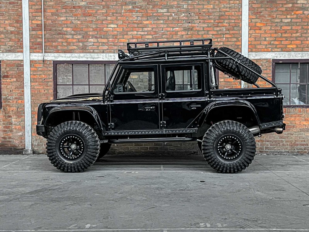 Land Rover Defender (Special Vehicle Operations SVX ‘Spectre’ Look) 2.5 TD5 110 SW G4 122pk 2004 (Origineel-NL), 69-NV-ZH